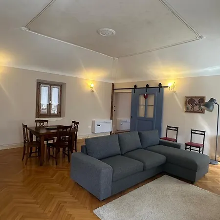 Casa Del Borgo アパート